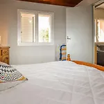 2 Bedroom Cozy In Prázdninový dům