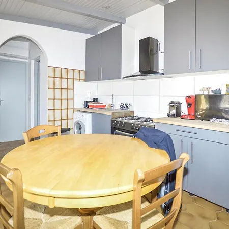 Dom wakacyjny 2 Bedroom Cozy In *