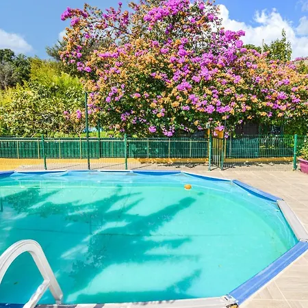 2 Bedroom Cozy In Nyaraló