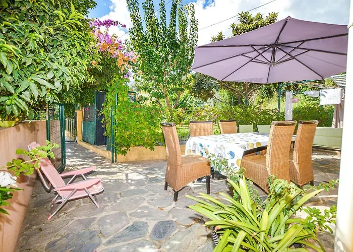 2 Bedroom Cozy In בית נופש סן-ניקולאו