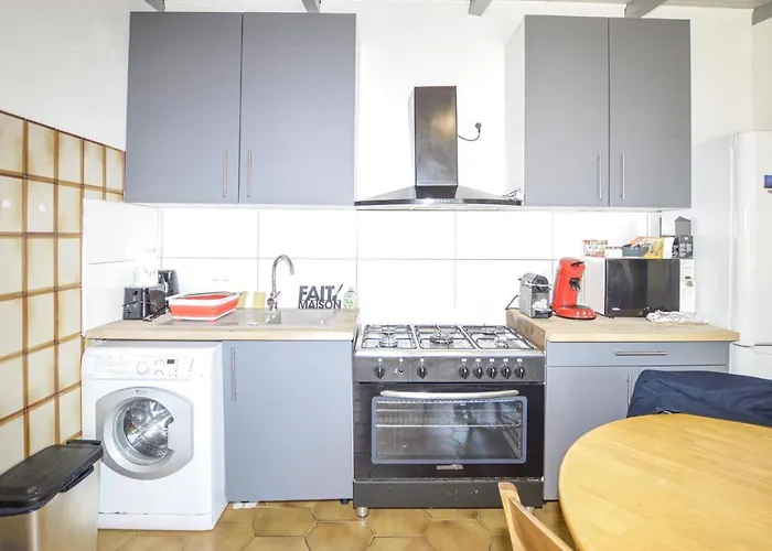 2 Bedroom Cozy In Сasa de vacaciones *